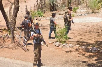 Hombres armados interceptaron un vehículo de Google Street View.
