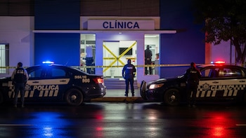 Dos guardias de seguridad de una clínica en Iztapalapa fueron atacados a balazos tras amenazas de extorsión, uno murió
