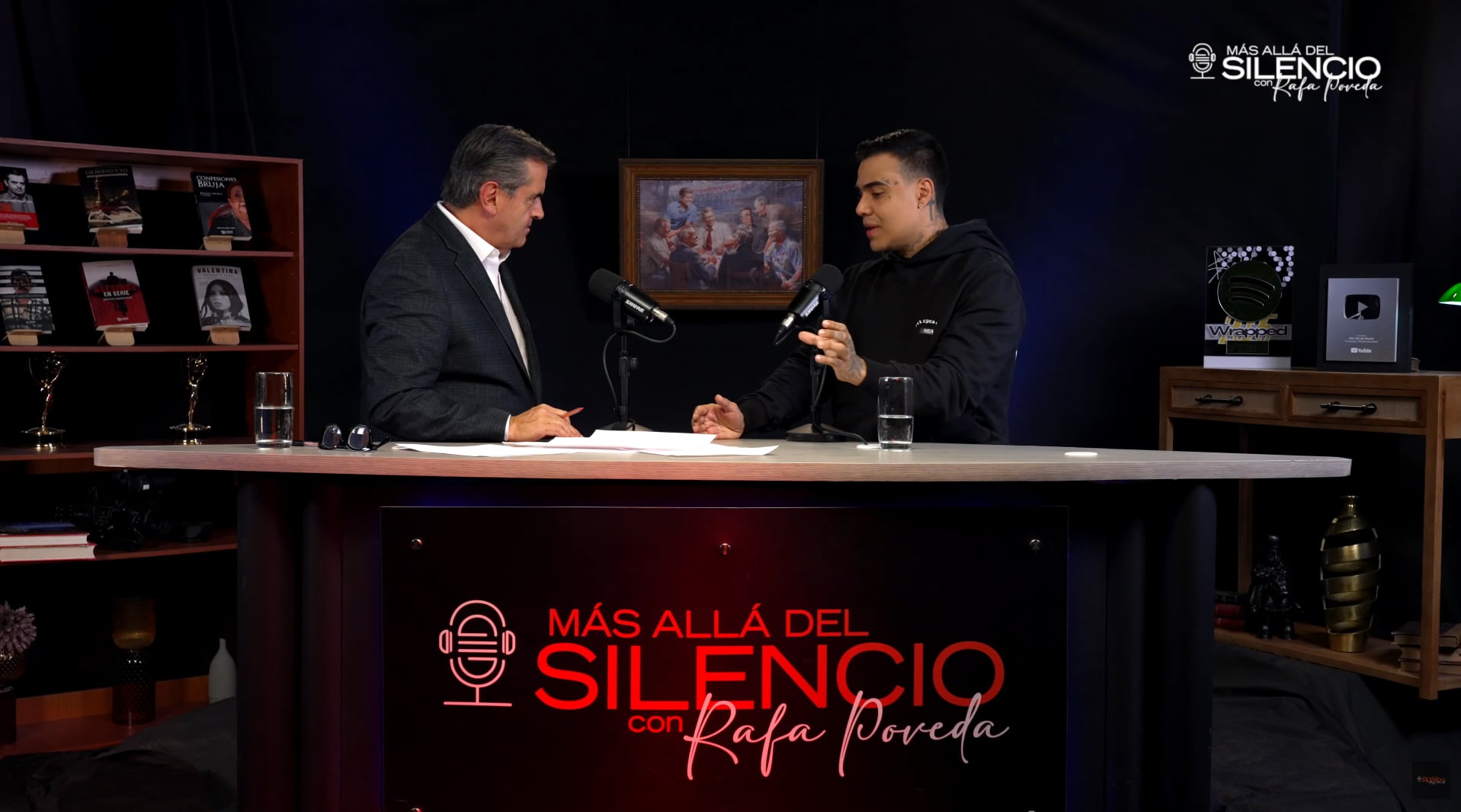 Rafael Poveda ha puesto en debate los riesgos que enfrenta el periodismo en Colombia en contextos de conflicto armado - crédito Más allá del silencio podcast/Youtube