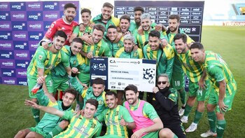 Los jugadores de Aldosivi celebran