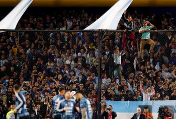 Soccer Football - South American Qualifiers - Argentina v Venezuela - Estadio La Bombonera, Buenos Aires, Argentina - March 25, 2022 Argentina fans in the stands during the warm up before the match REUTERS/Agustin Marcarian
