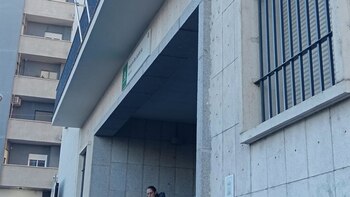 Prisión provisional sin fianza para las agresoras de un taxista de Huelva que recibió 40 puntos de sutura