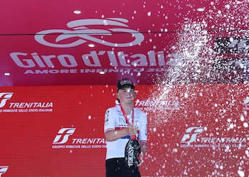 Joshua Tarling gana la segunda etapa del Giro de Italia-crédito Florion Goga/REUTERS