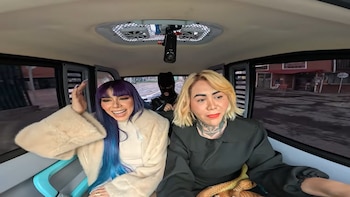 Alexa Torrex le confirmó a Yina Calderón que tras finalizar el 'reality' mantuvo una relación íntima con Tebi Bernal - crédito captura de pantalla Yina Calderón / YouTube