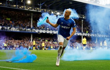 Richarlison levantó la bengala azul