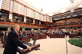 01/10/2023 HANDOUT - 01 October 2023, Turkey, Ankara: Turkish President Recep Tayyip Erdogan addresses members of parliament as he attends the reopening of the Turkish parliament after the summer recess in Ankara. Photo: -/Turkish Presidency/dpa - ATTENTION: editorial use only and only if the credit mentioned above is referenced in full
POLITICA INTERNACIONAL
-/Turkish Presidency/Dpa
