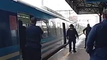 Un hombre armado tomó de rehén a una mujer en la estación de trenes de Temperley
