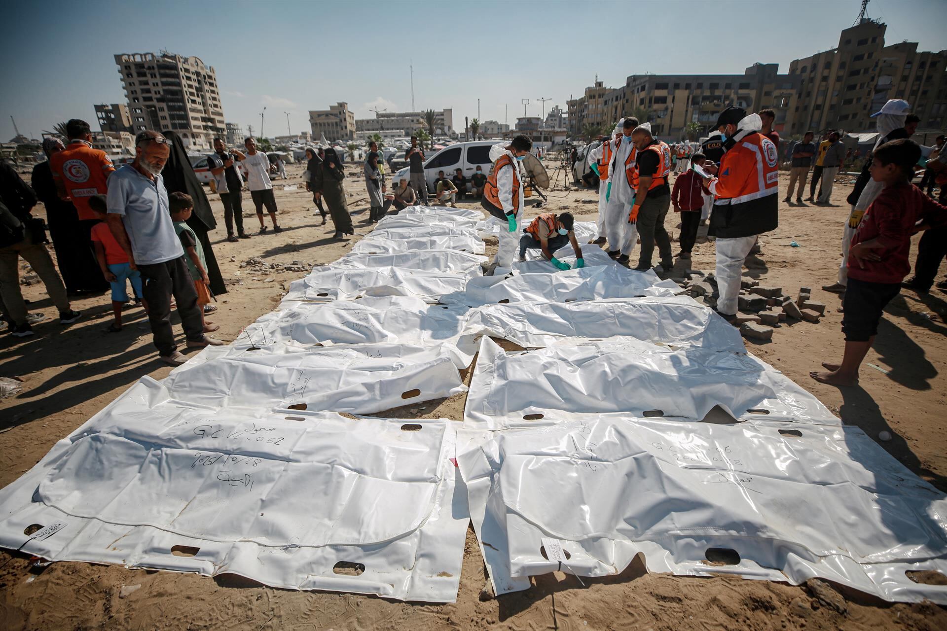 Israel entregó 45 cuerpos palestinos a Gaza en medio de una frágil tregua