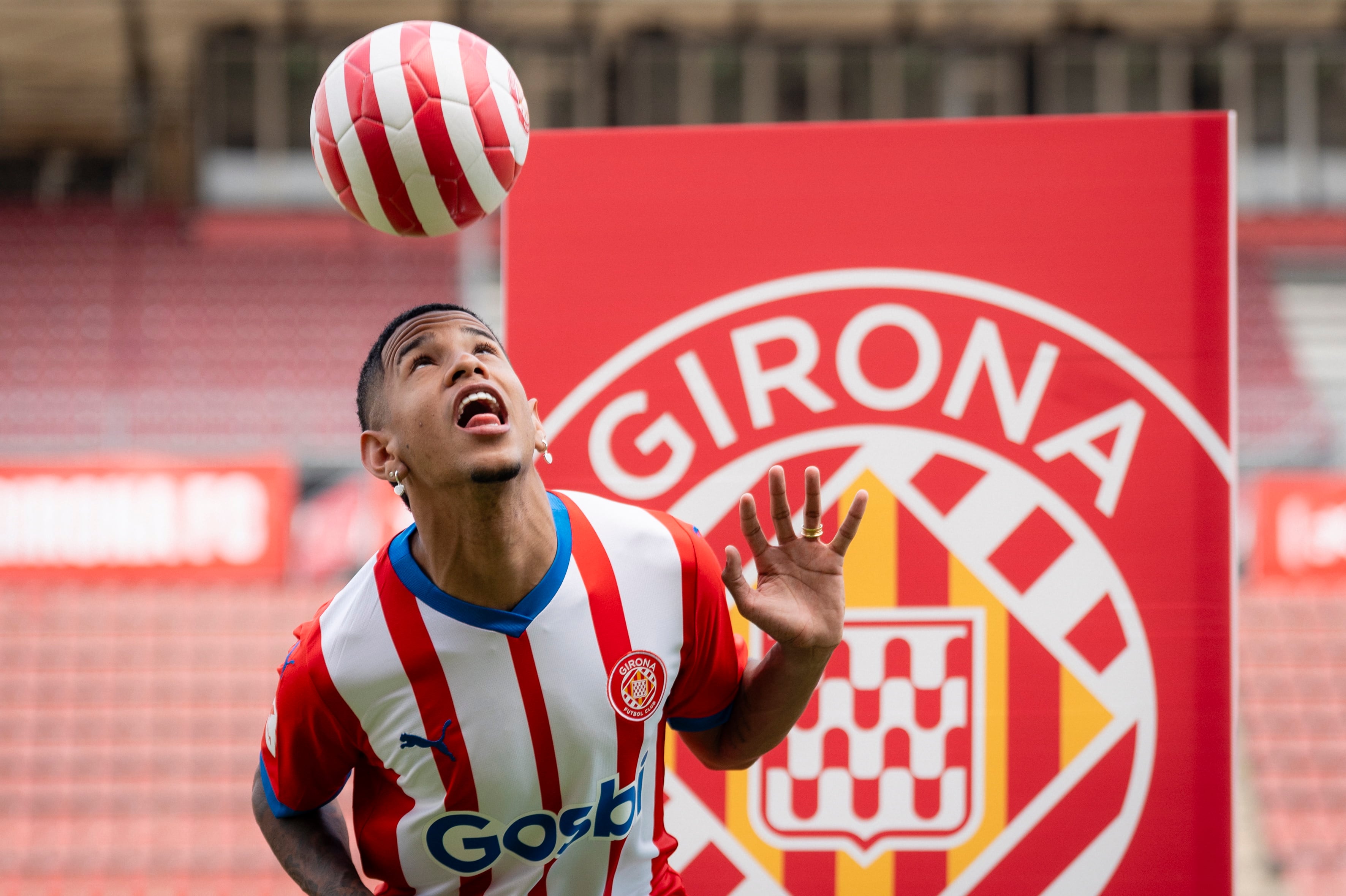 Savinho tuvo su pico de rendimiento en el Girona de España antes de ser traspasado al Manchester City (EFE/David Borrat)