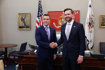 Fotografía difundida en la cuenta en Instagram @danielnoboaok del presidente de Ecuador, Daniel Noboa, de él junto al vicepresidente de EEUU, JD Vance, este martes, en Washington (EFE/ @danielnoboaok)