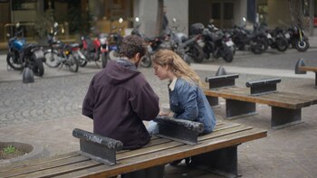 "Un movimiento extraño" aborda la