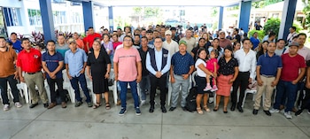 El Ministerio de Trabajo de El Salvador ha coordinado la salida de empleados temporales rumbo a Canadá. El contingente parte este día./ (Redes Prensa Ministro de Trabajo)