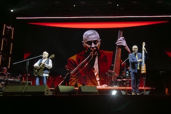 Serú Girán: David Lebón y Pedro Aznar en un momento emotivo del show (Crédito: Rodrigo Alonso)