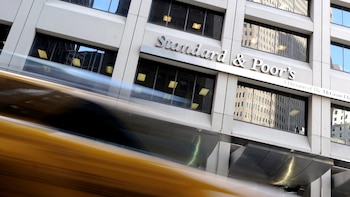 Una calificadora de riesgo mejoró