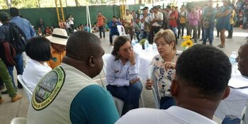 Gobierno entrega ayudas humanitarias en