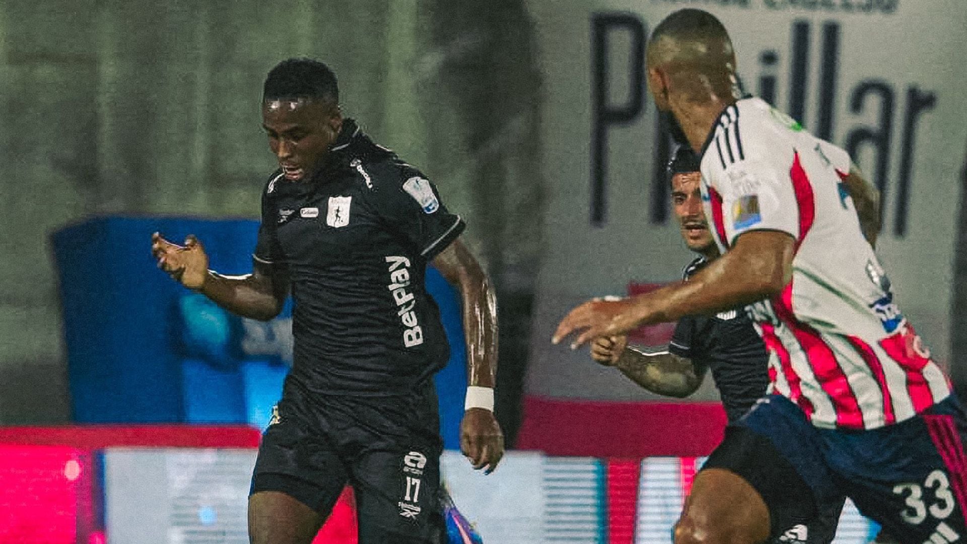 Junior se impuso 2-1 ante América en un cierre marcado por la revisión del VAR y un penal en los minutos finales. - crédito @AmericadeCali/X