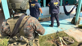 Guatemala: Las fuerzas de seguridad reportan hallazgos de armas y droga tras operación Huracán de Fuego en Petén