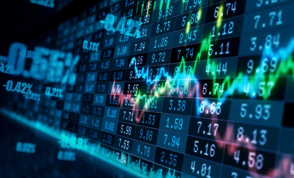 Riesgo país se desploma 9% y toca los 456 puntos tras mejora crediticia