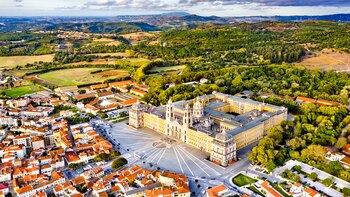 El pueblo a menos de