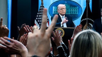 Trump da marcha atrás, pero aún hay dudas sobre Irán y el estrecho de Ormuz