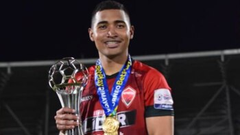 Carlos de las Salas celebrando