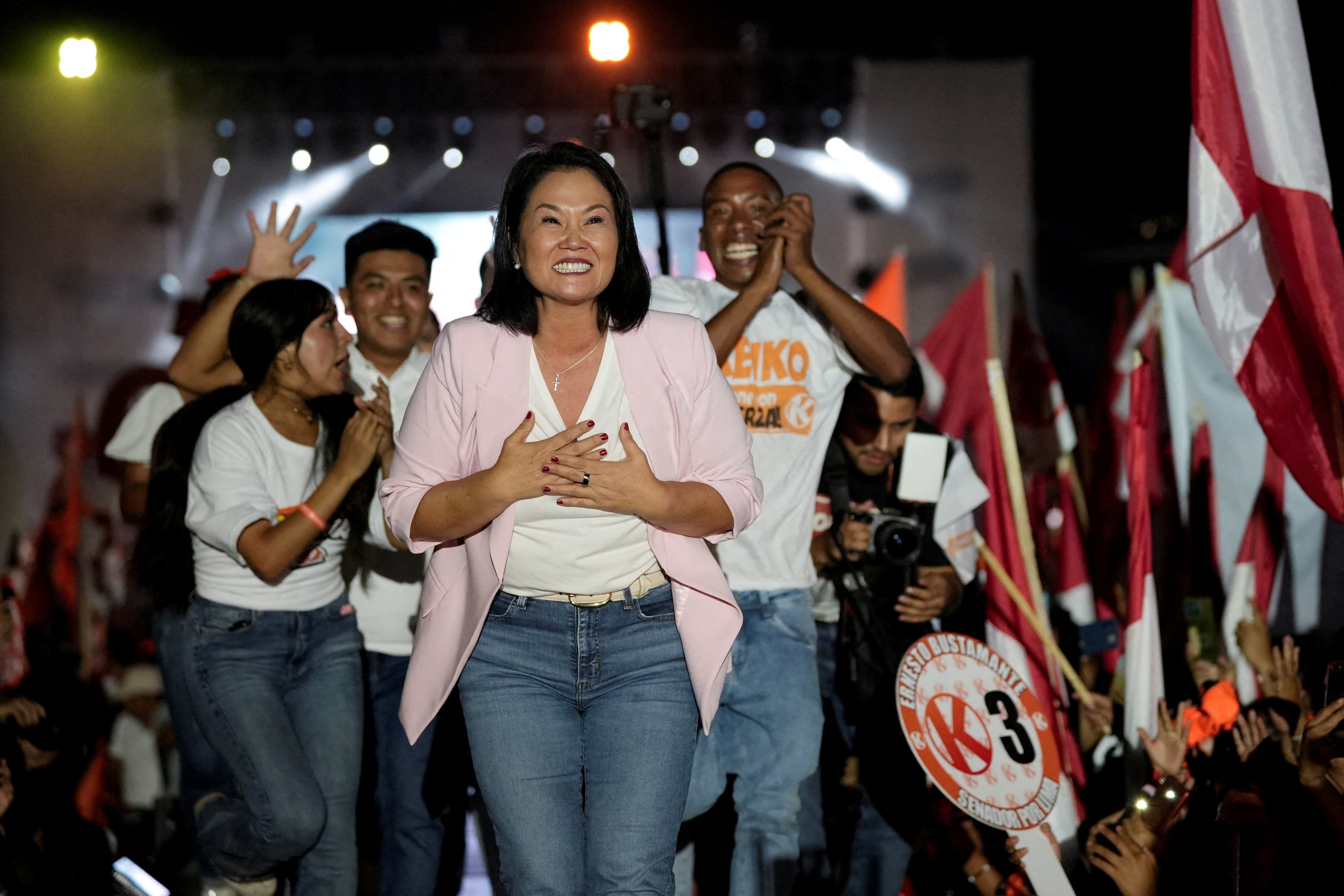 La candidata presidencial Keiko Fujimori, quien se postula por cuarta vez a la presidencia de Perú, reacciona durante su último acto de campaña antes de las elecciones generales del 12 de abril, en Lima, Perú, el 9 de abril de 2026. REUTERS/Angela Ponce
