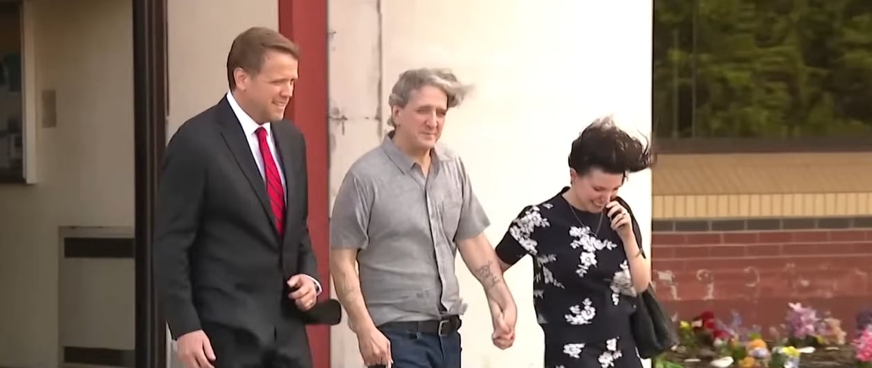 La atención constante de la opinión pública, junto al activismo de familiares, figuras mediáticas y organizaciones civiles, ha generado una discusión amplia sobre el alcance y las consecuencias de las condenas prolongadas (KFOR Oklahoma's News 4)