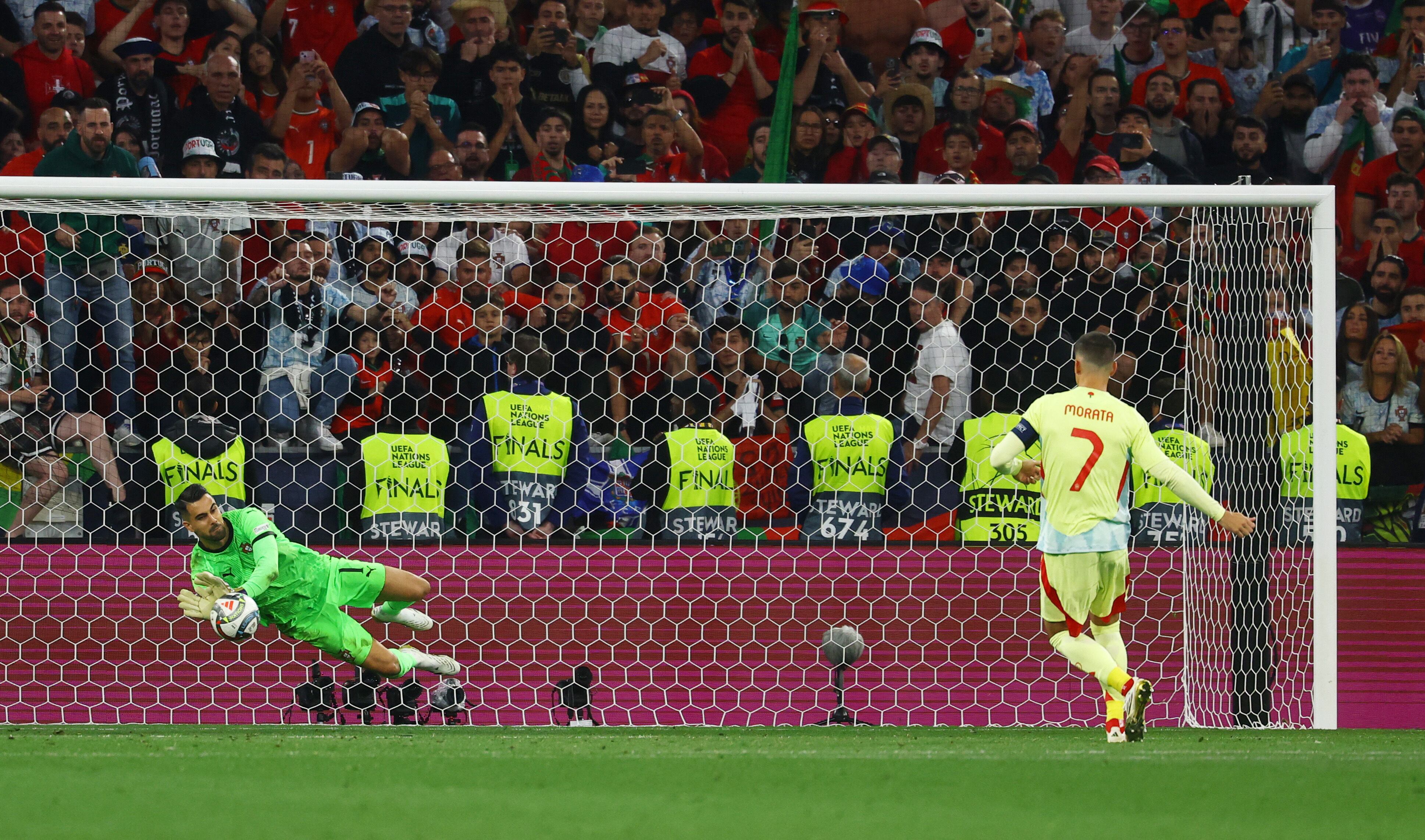 El penal fallado por Morata (REUTERS/Kai Pfaffenbach)