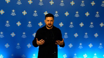 Zelenski afirma que Ucrania está por primera vez "suficientemente armada para defenderse de los ataques rusos"