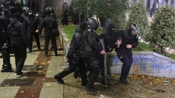 Al menos 43 personas fueron