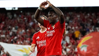 En video: Jhon Jáder Durán anotó su primer gol oficial con Benfica, en la victoria 6-1 por Europa League 2026