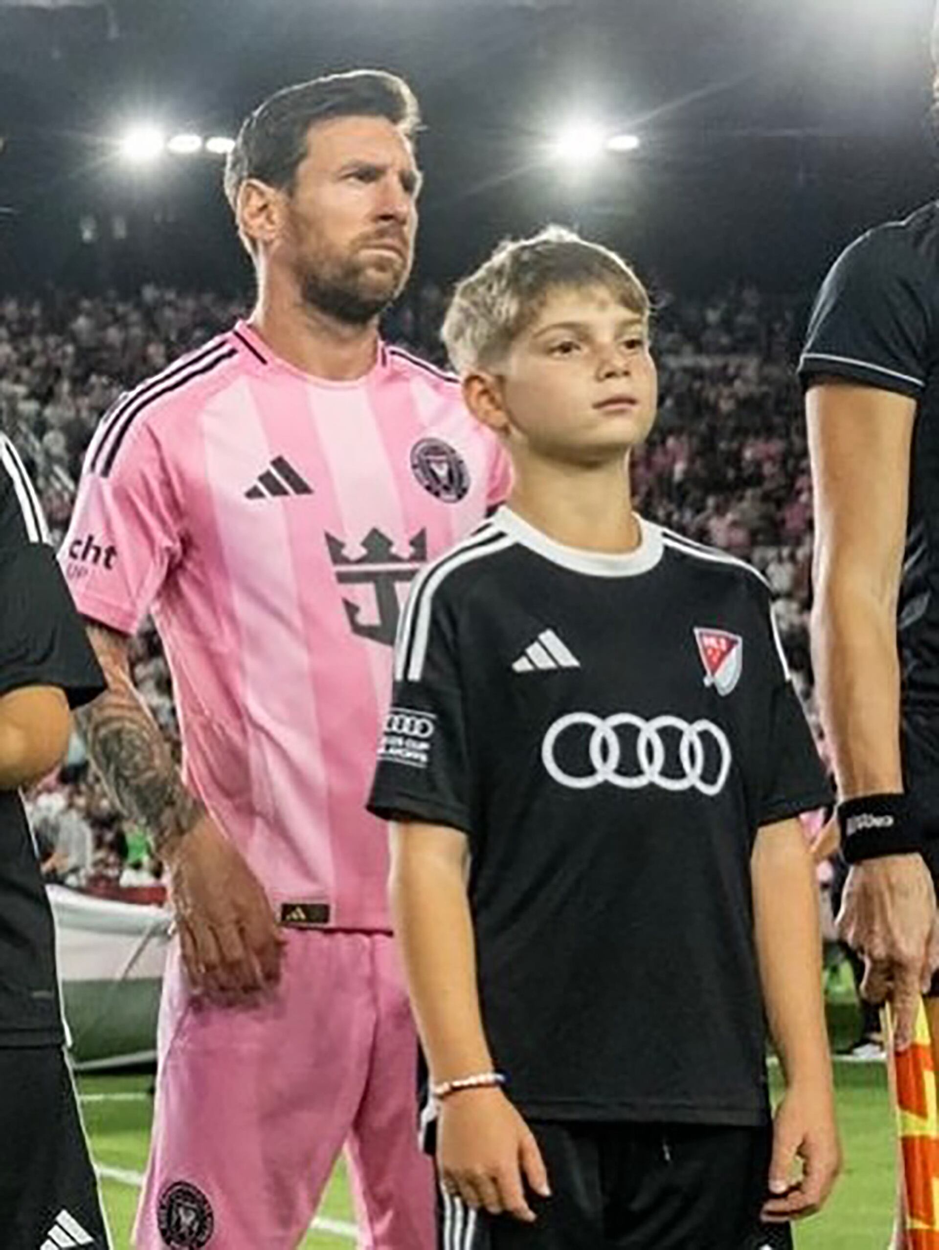 Lionel Messi delante de Theodore James, el nieto de Donald Trump (Instagram @ivankatrump)
