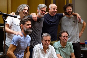 Steve Hackett con la formación