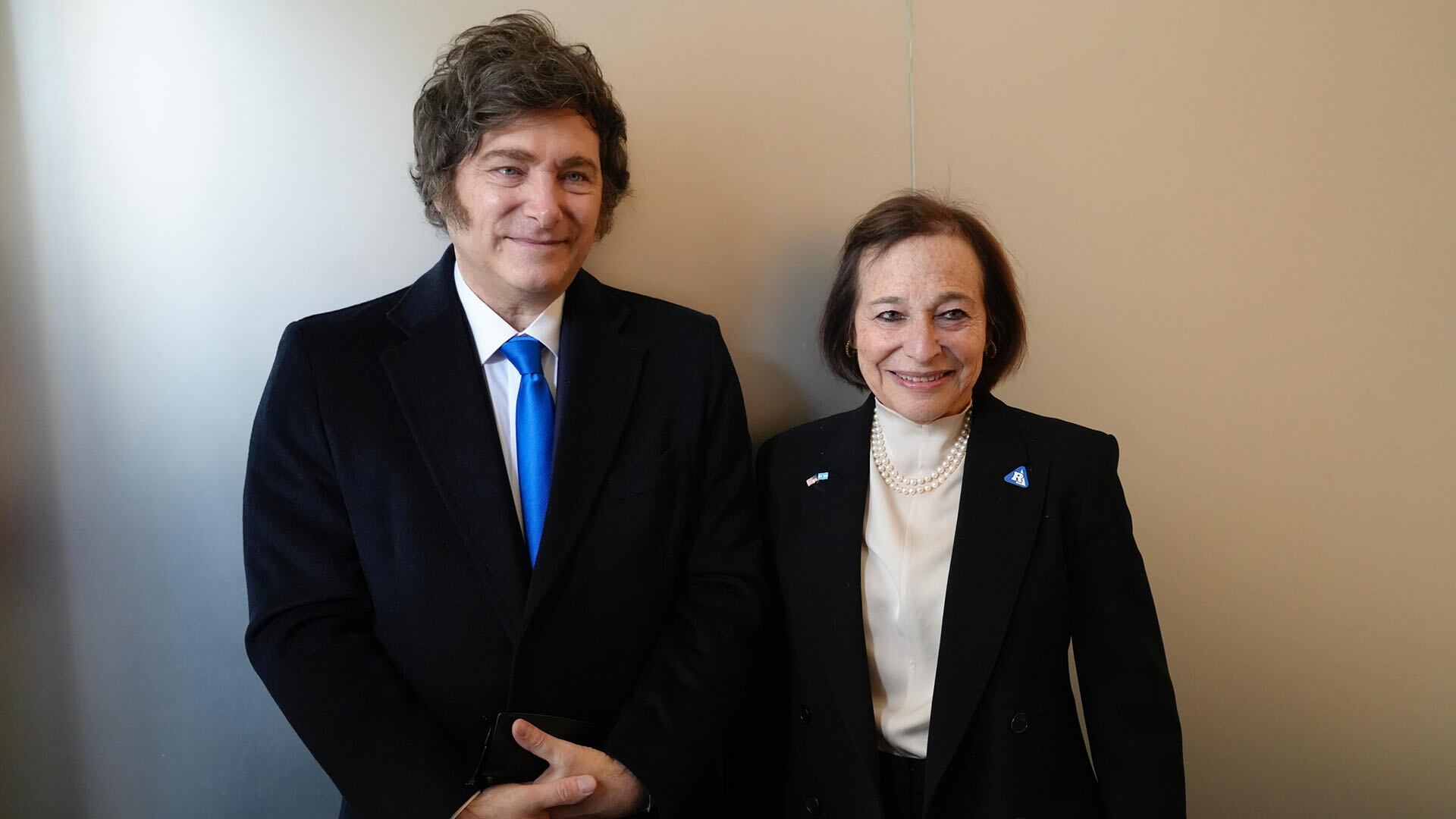 El presidente Javier Milei y Susan Segal, CEO del Council of America durante la reunión en New York, (Estados Unidos)