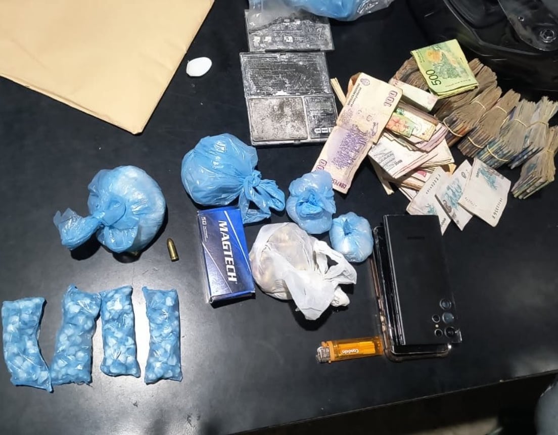 Durante uno de los procedimientos, la Policía secuestró estupefacientes