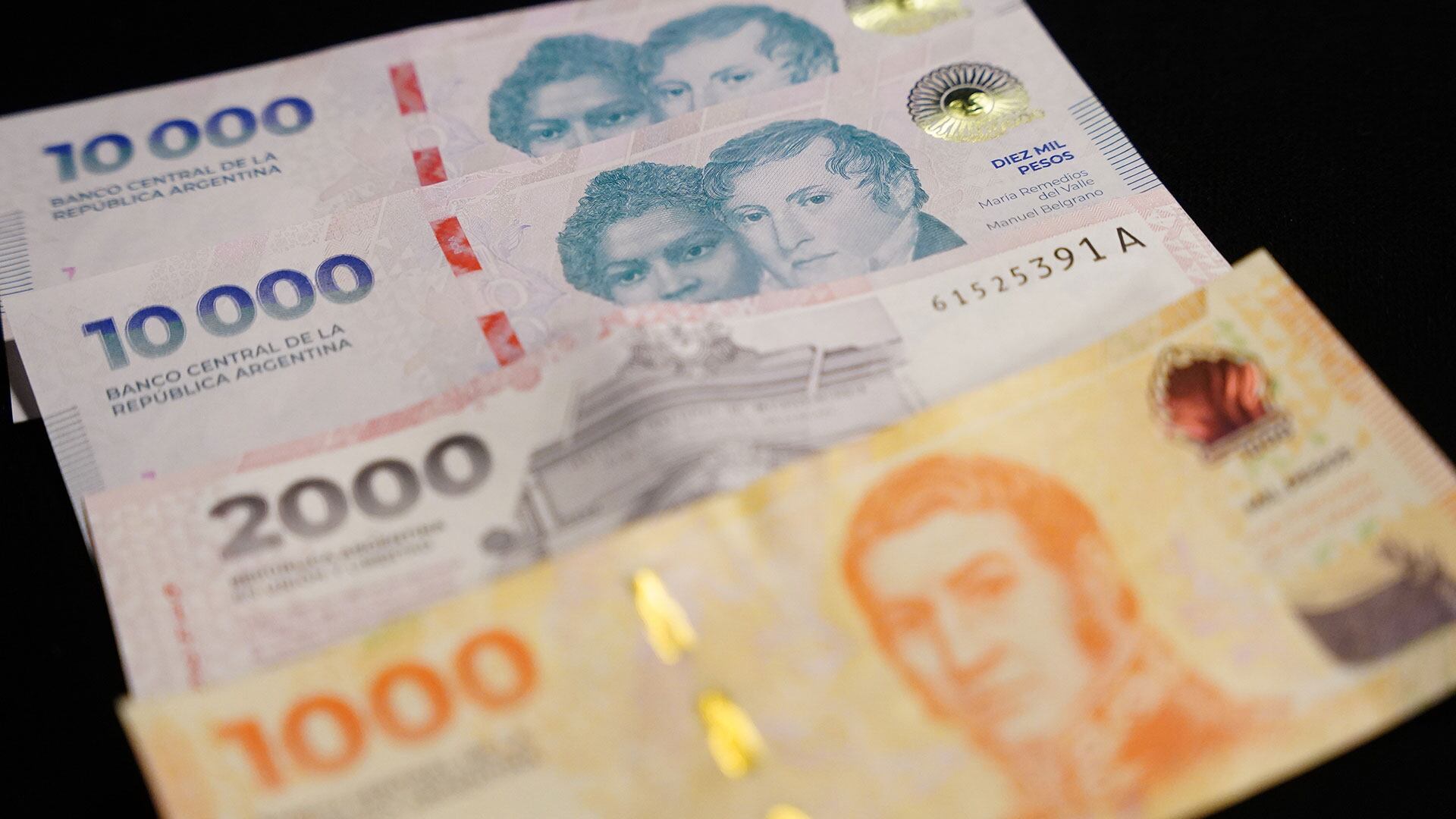 El aguinaldo representa una oportunidad para reorganizar las finanzas y apostar por inversiones que resguarden el poder adquisitivo (Franco Fafasuli)