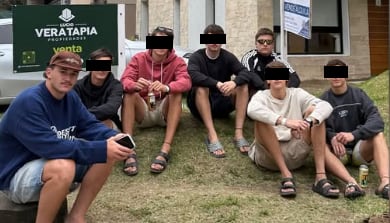 Una de las fotos en la Costa Atlántica que subieron a Instagram los detenidos este fin de semana con motivo del cumpleaños 18 de Safadi (buzo azul y gorra)