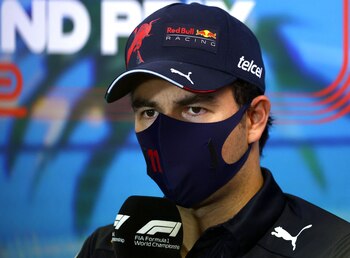 Formula One F1 - Australian Grand Prix - Melbourne Grand Prix Circuit, Melbourne, Australia - April 10, 2022 Red Bull's Sergio Perez attends a news conference after placing second in the race REUTERS/Martin Keep