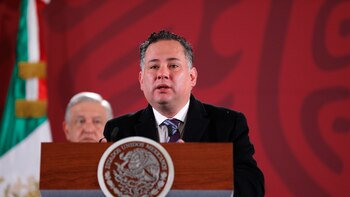 AMLO destituyó a Santiago Nieto