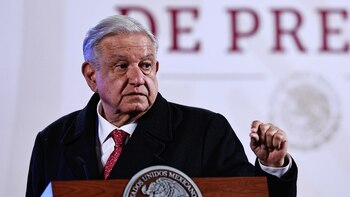 AMLO acusa de “manipulación” a medios de comunicación y se lanza contra periodistas