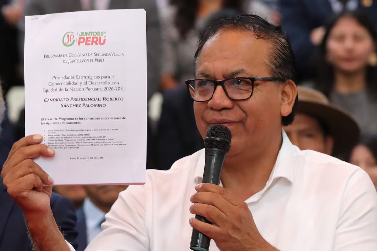 Roberto Sánchez viene perdiendo sobre Keiko Fujimori en el conteo oficial de la segunda vuelta electoral. Foto: EFE