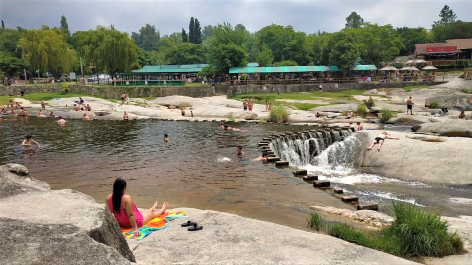 La localidad de Cabalango, en el Valle de Punilla, concentra balnearios, campings, cabañas y hoteles (Cabalango Turismo)