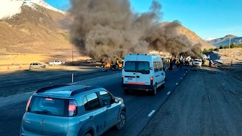 La Corte Suprema confirm贸 la condena a una sindicalista de Chubut por los piquetes durante una protesta docente - Image 2