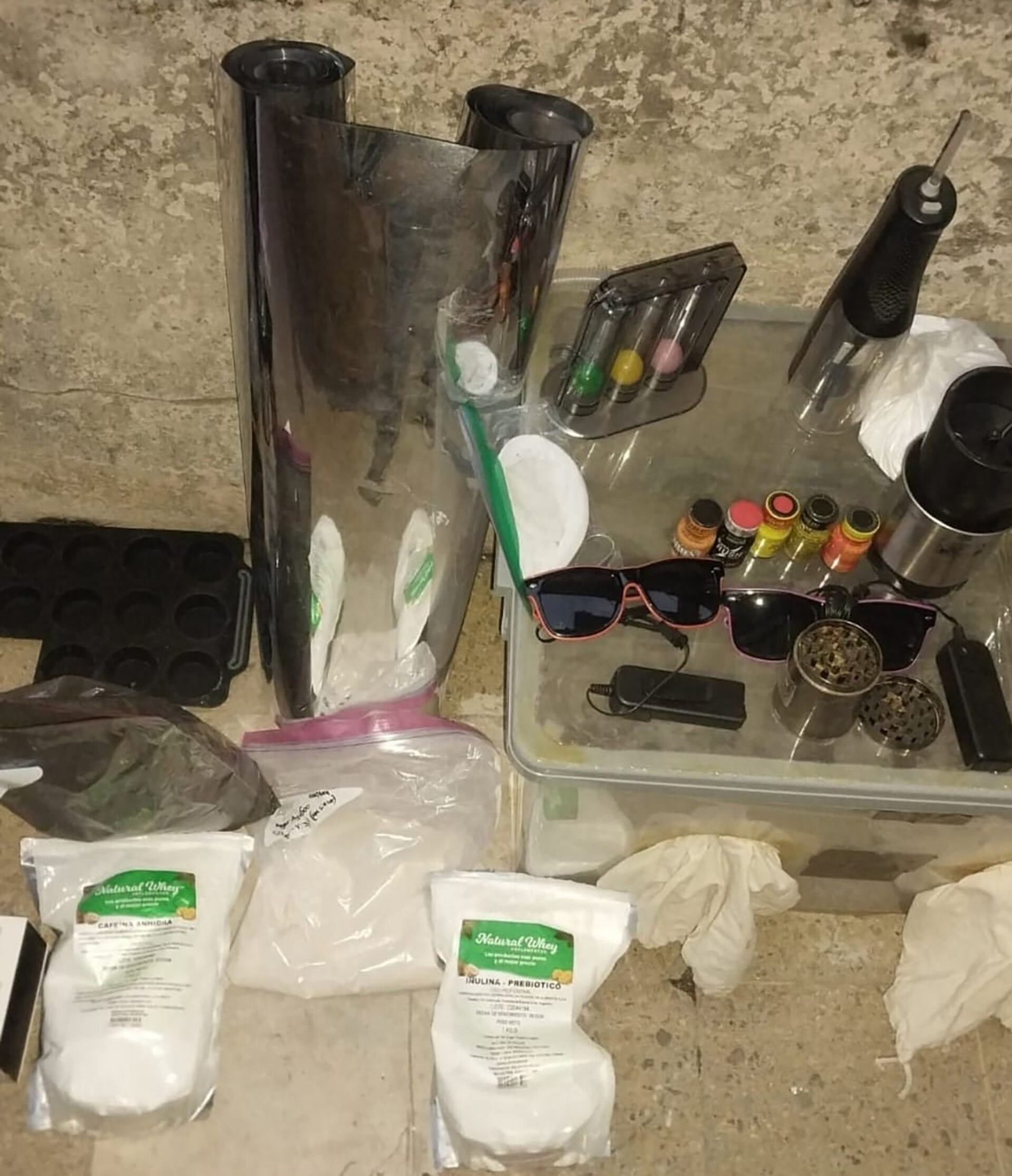 Varios elementos secuestrados en el domicilio de Mataderos