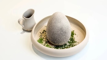 El postre creado por Wild Food, un huevo 'de dragón' elaborado con ingredientes 100% vegetales