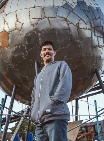 El arquitecto De Estrada se