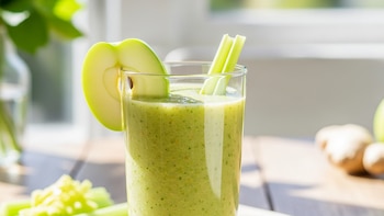 Licuado detox de manzana verde, apio y jengibre: energía, fibra y frescura en minutos