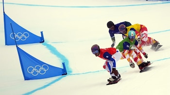 AMP. Lucas Eguibar se queda