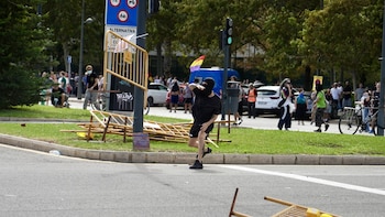 La manifestación por la vivienda se salda con un detenido y nueve policías heridos