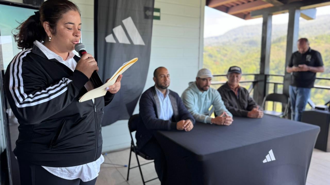 Durante la conferencia de prensa si informó que la competencia reunirá atletas de 16 países en recorridos de hasta 80 kilómetros en rutas de montaña en Chiriquí. Tomada de Instagram
